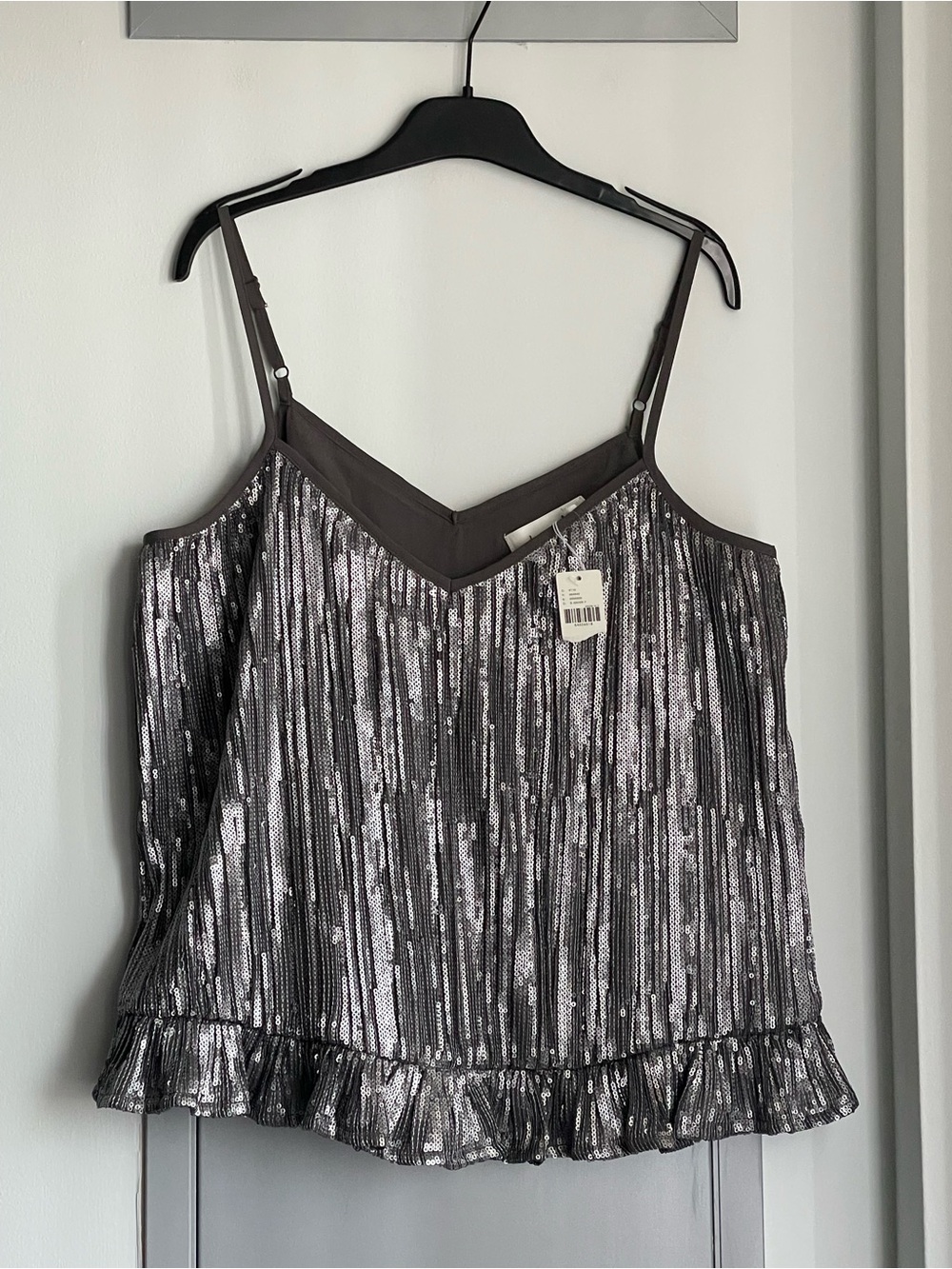NWT ANTHROPOLOGIE Amelie Sequin Camisole - Gunmetal with Ruffled Hem - Picture 4 of 12